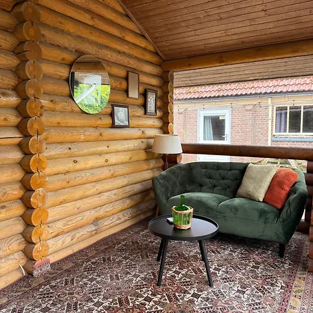 Finse Woning Op De Tulpenweide